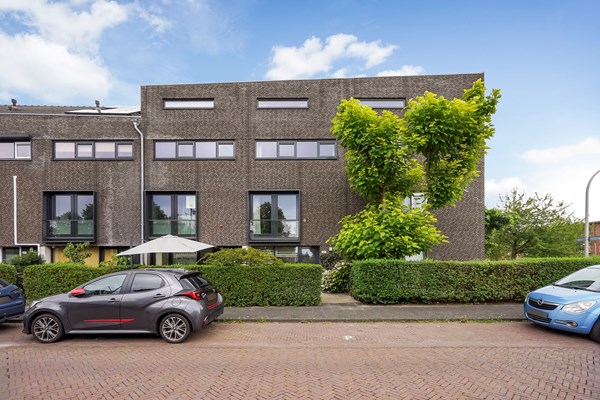 Verkocht onder voorbehoud: Rijswijkse Landingslaan 145, 2497 BE Den Haag